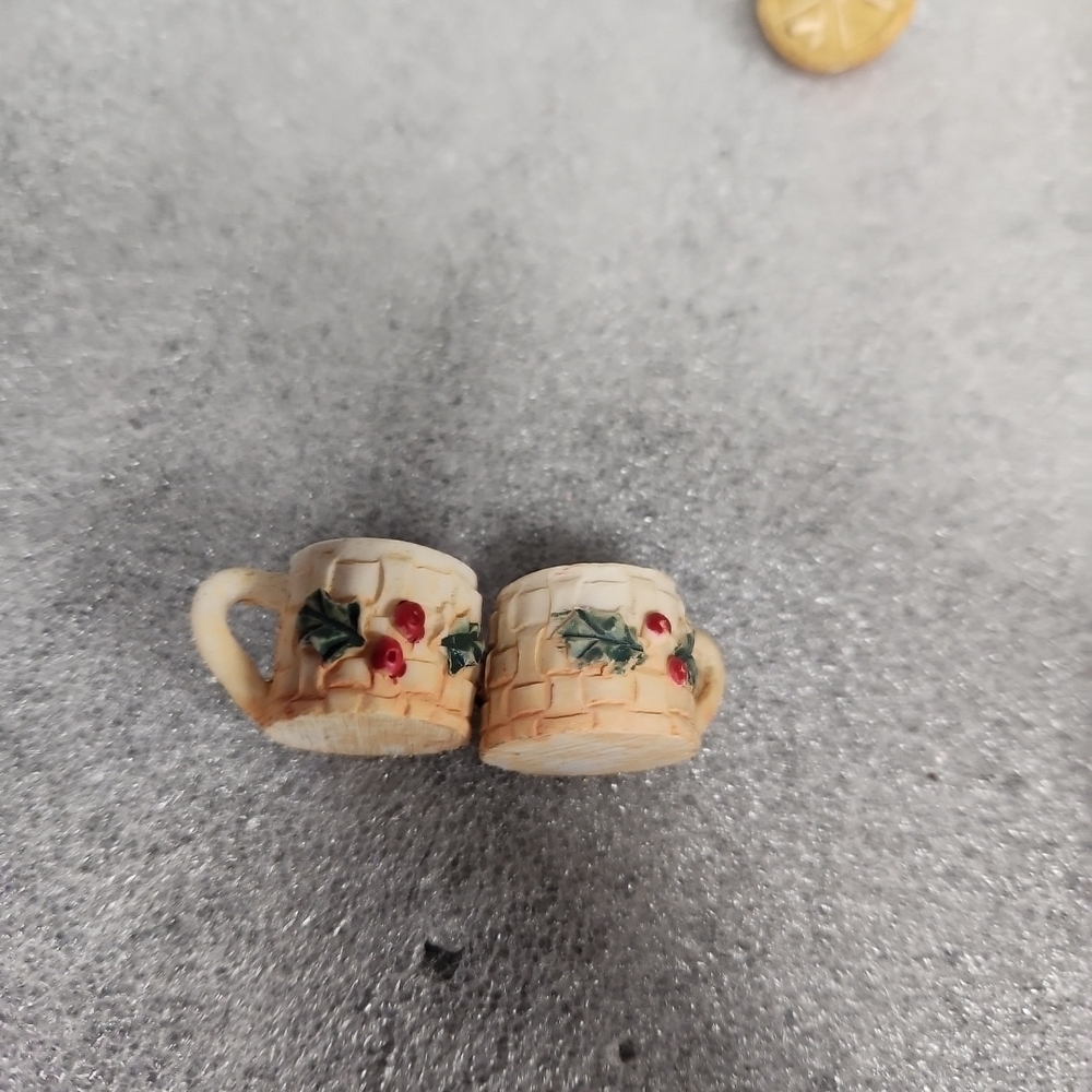 Miniature Holiday Mug Set for Dolls
